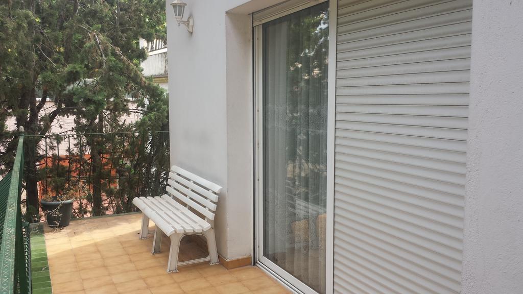 Hostal Porta De Ferro Sant Boi de Llobregat Esterno foto